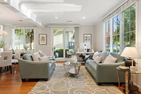 Redwood City, CA 94061,1587 Kentfield AVE