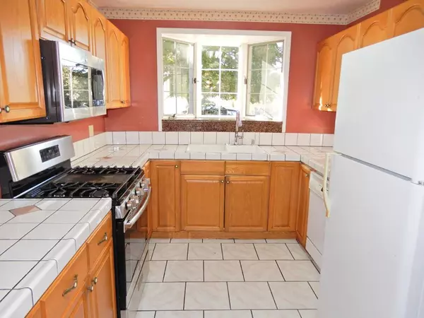 East Palo Alto, CA 94303,2060 Pulgas AVE