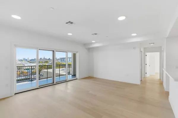 San Carlos, CA 94070,560 El Camino Real #406