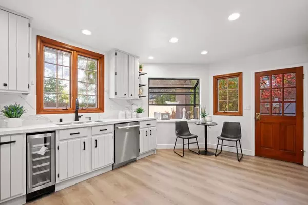 Atherton, CA 94027,90 Walnut AVE