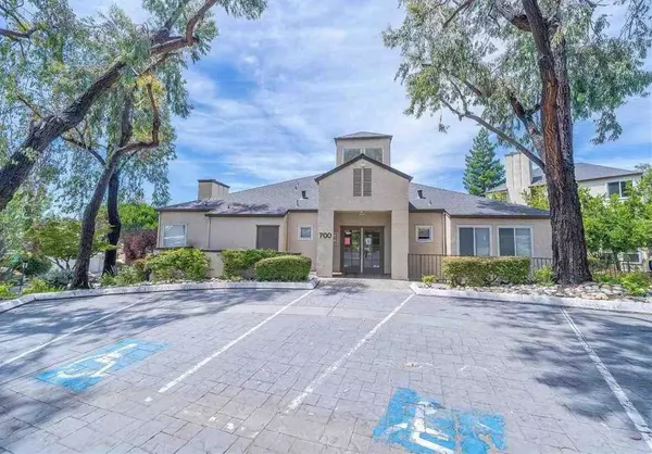 Hayward, CA 94544,680 Dartmore LN #259