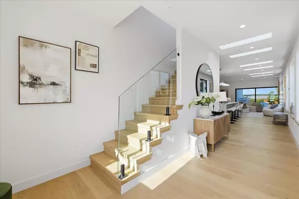 Sunnyvale, CA 94086,747 W Washington AVE