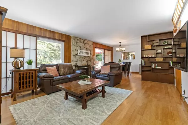 Pacifica, CA 94044,530 Rockaway Beach AVE