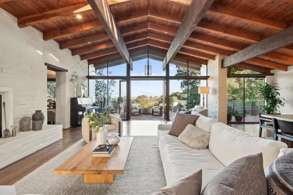 Redwood City, CA 94062,707 Vista DR