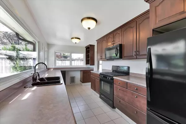 San Diego, CA 92120,5341 Waring RD