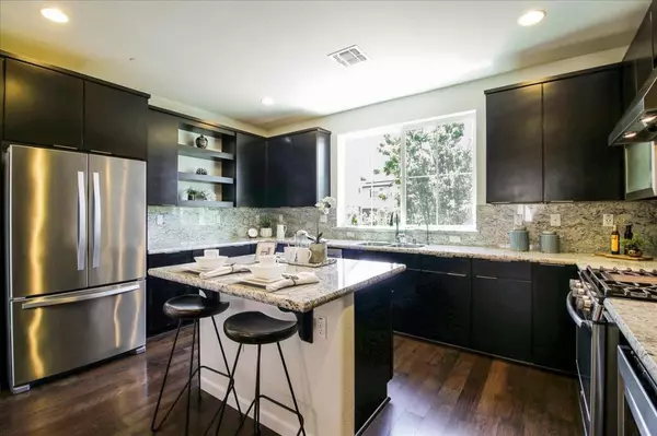 890 White Moonstone LOOP, San Jose, CA 95123