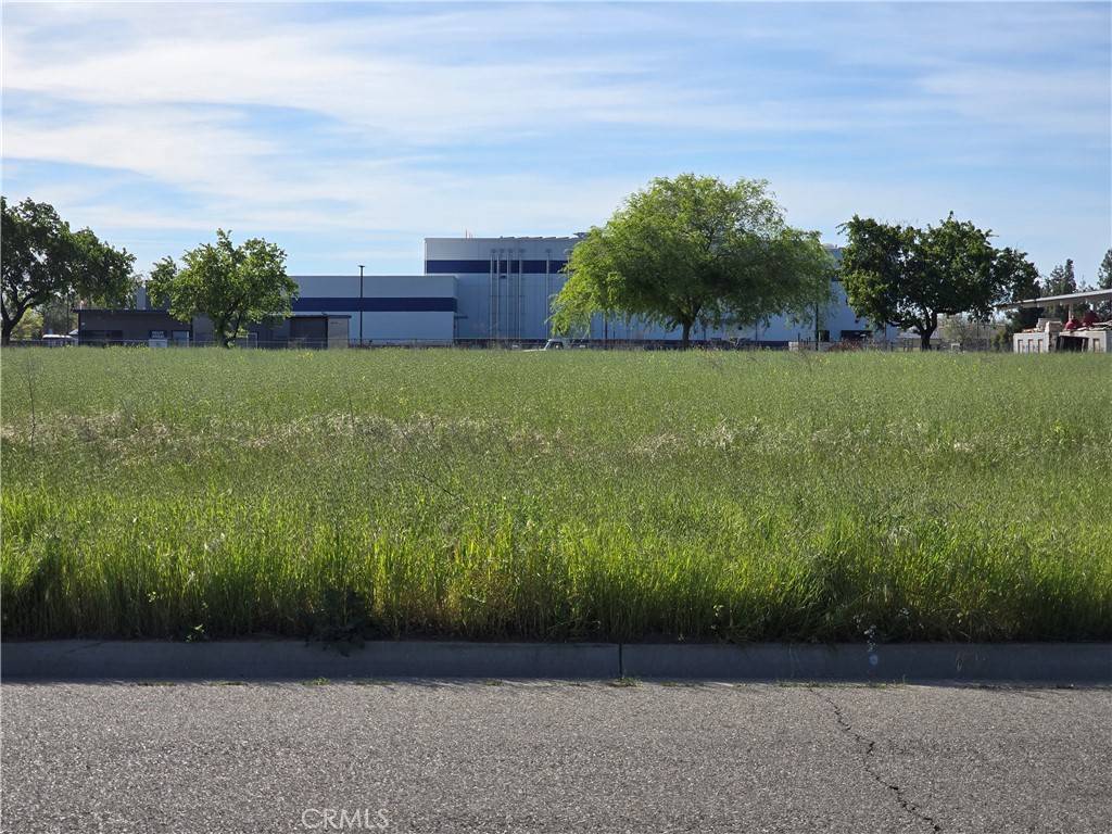 833 Beechcraft AVE, Merced, CA 95341