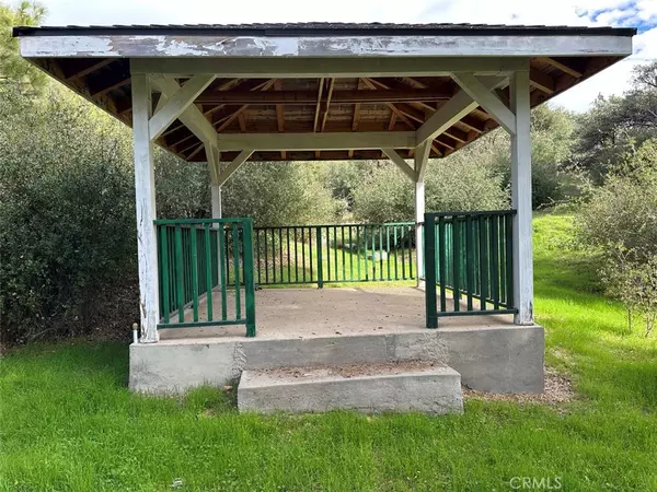 Mariposa, CA 95338,4965 Peak View RD