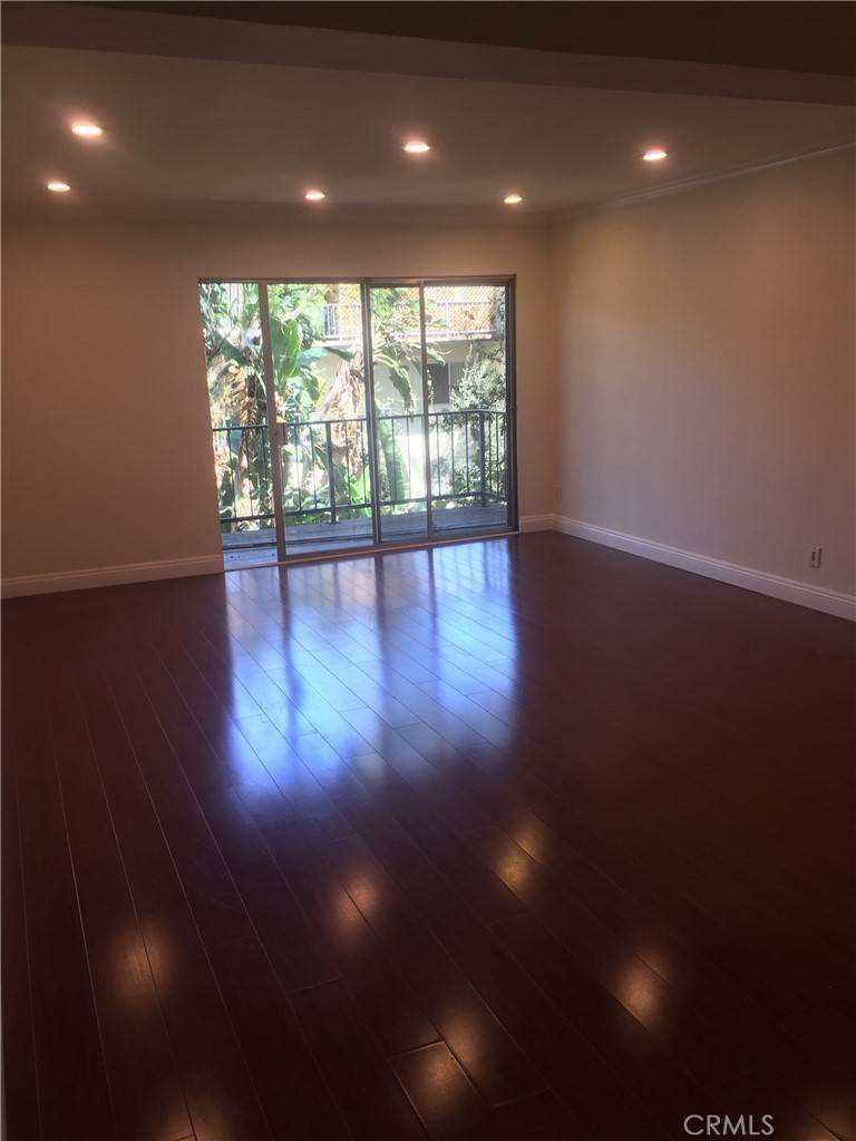 Encino, CA 91316,5460 White Oak AVE #E232