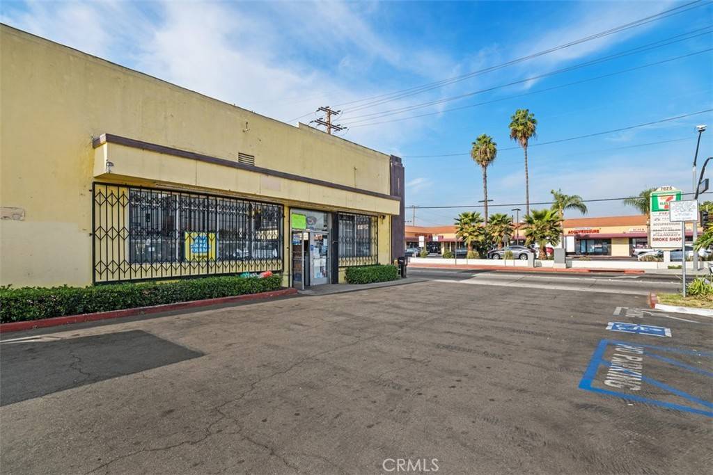 Bell Gardens, CA 90201,5658 Clara ST