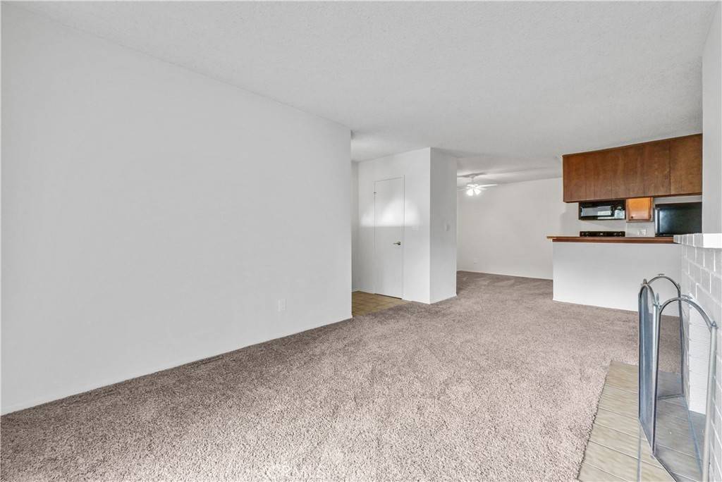 Tustin, CA 92780,17552 Vandenberg LN #8