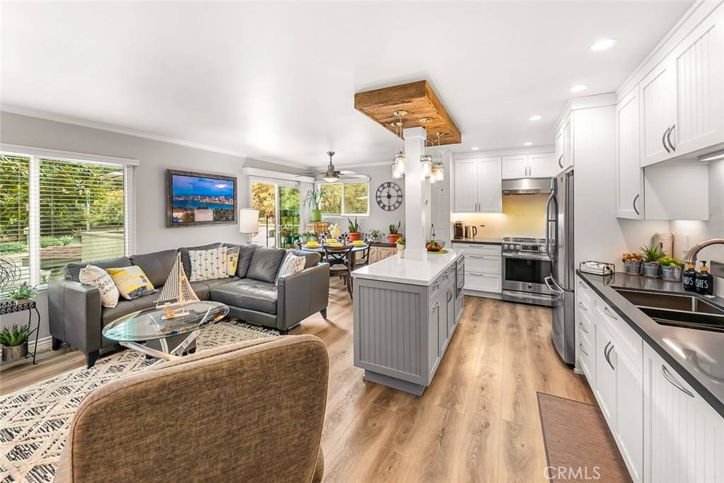 San Diego, CA 92111,7036 Park Mesa WAY #33