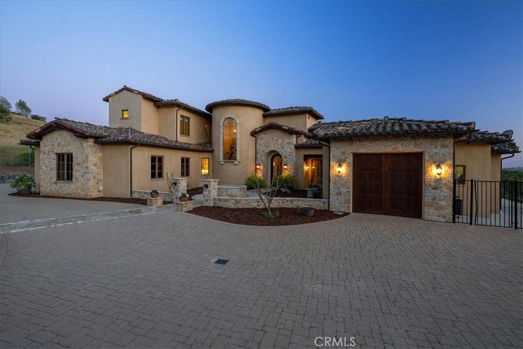 Fallbrook, CA 92028,1470 Via Chaparral