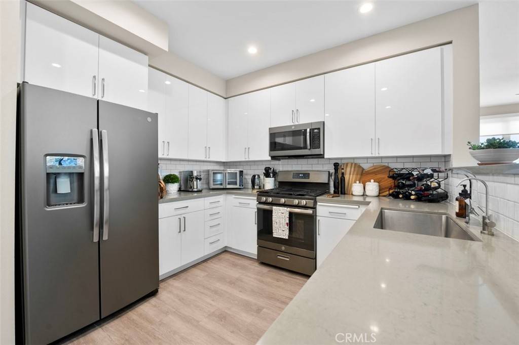 Oceanside, CA 92054,355 N Cleveland ST #211