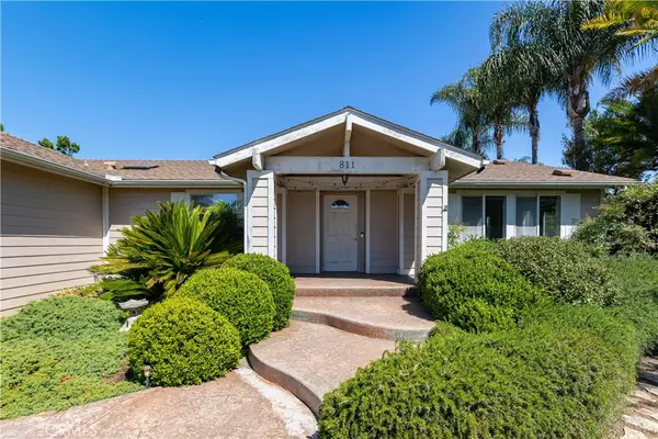 811 Cypress Drive, Vista, CA 92084