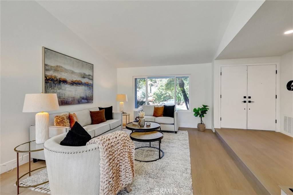 San Diego, CA 92129,9409 Aldabra CT