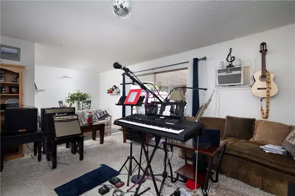 Poway, CA 92064,13219 Waltham AVE