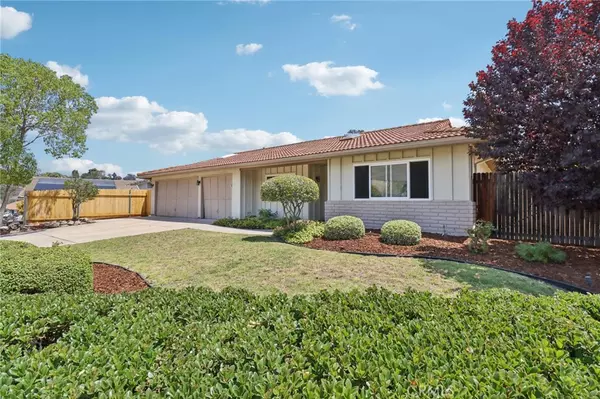 Bonita, CA 91902,5620 Loping LN