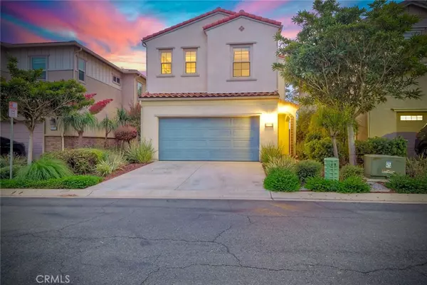 2076 Blue Oak LN, Vista, CA 92084