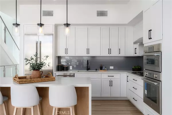 Carlsbad, CA 92008,2648 State ST