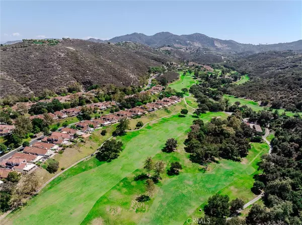 29122 Laurel Valley Drive, Vista, CA 92084