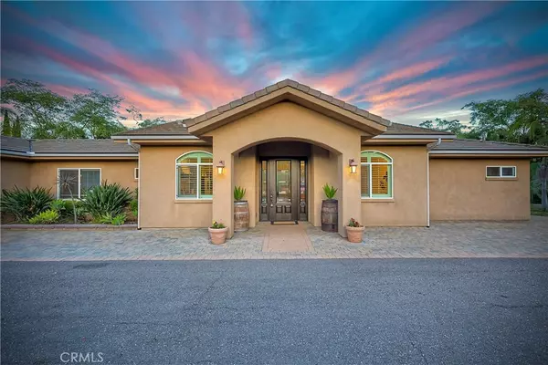 Fallbrook, CA 92028,1986 Grey Rabbit Hollow LN