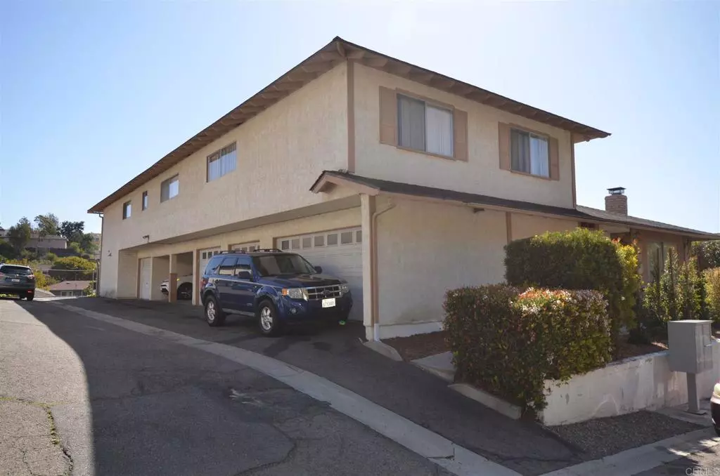 Oceanside, CA 92054,2152 Via Camino Verde