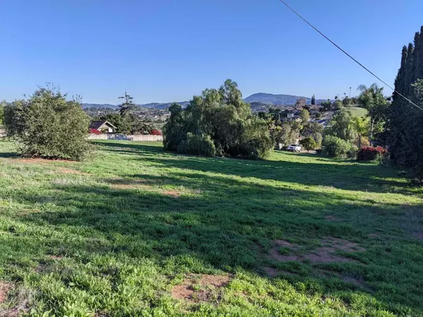 Escondido, CA 92027,1 Birch AVE