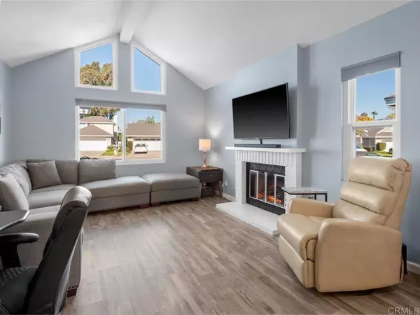 Carlsbad, CA 92011,807 Skysail AVE