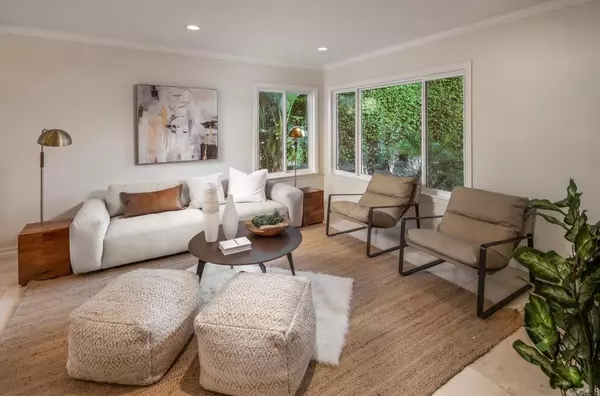 Carlsbad, CA 92009,2413 La Tinada CT