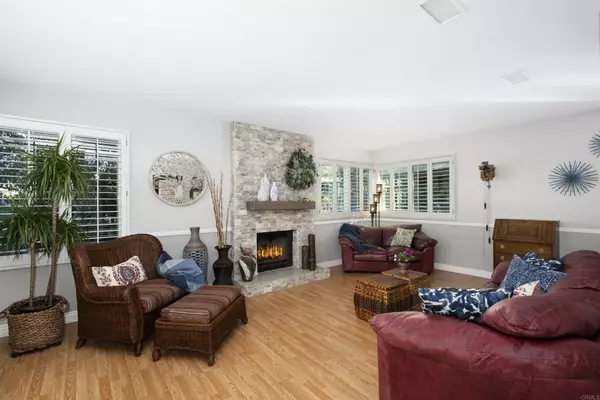 Escondido, CA 92027,1816 Citrus Glen CT