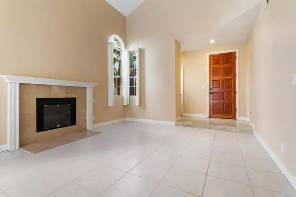 Simi Valley, CA 93063,2729 Stanislaus AVE