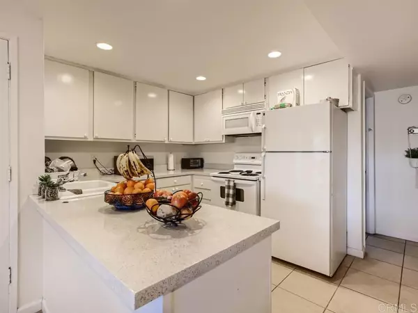 Escondido, CA 92027,475 N Midway DR #117