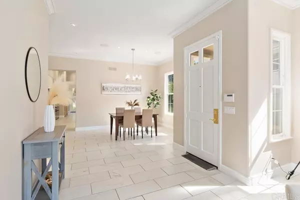 Carlsbad, CA 92011,7310 Golden Star LN