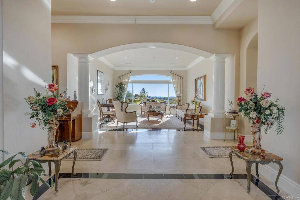 Fallbrook, CA 92028,733 Hawks View WAY