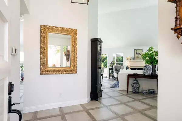 San Marcos, CA 92078,1242 Via Apuesto