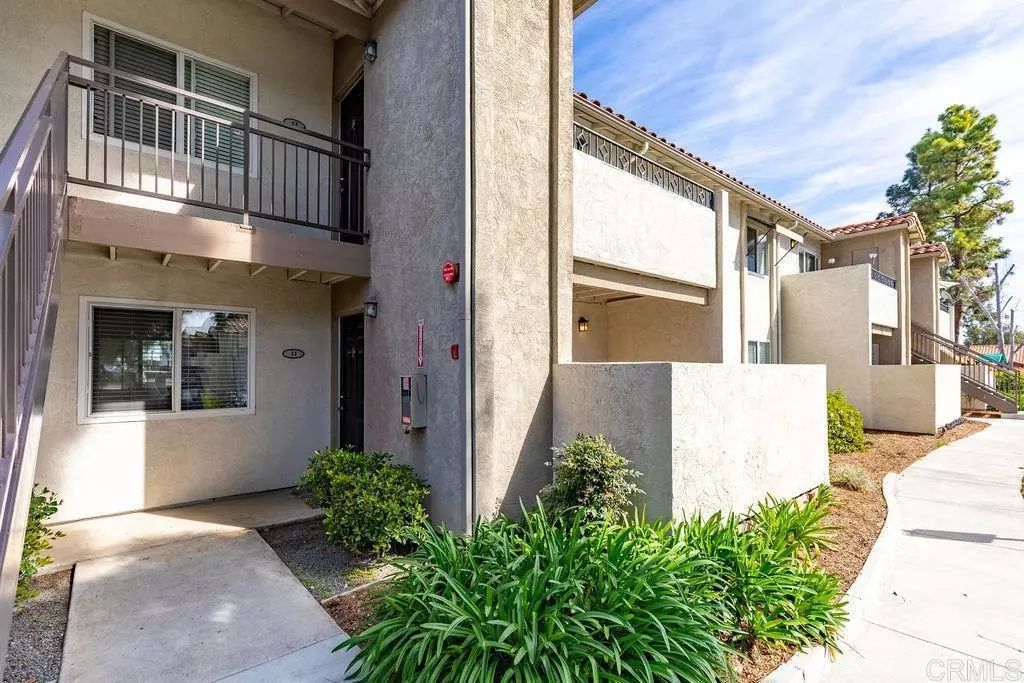 La Mesa, CA 91942,5425 Lake Murray Blvd #11