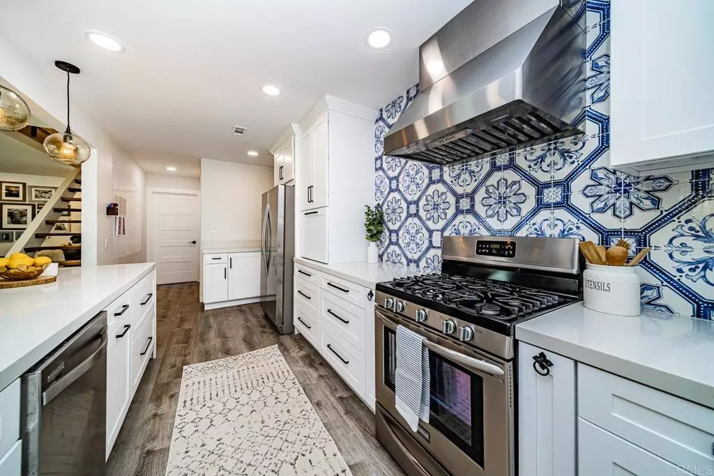 Encinitas, CA 92024,240 Countryhaven RD
