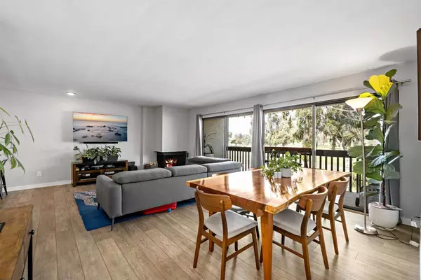 Carlsbad, CA 92009,2503 Navarra DR #103