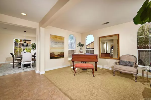 Carlsbad, CA 92009,2571 Ingleton AVE