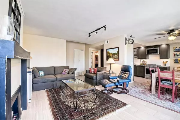 Carlsbad, CA 92009,6909 Quail Place #F