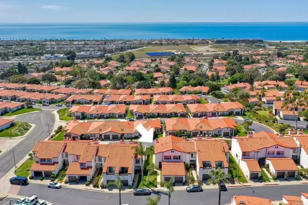 Carlsbad, CA 92011,6721 Clover Ct.