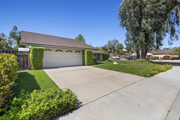 Carlsbad, CA 92011,7105 Mimosa DR