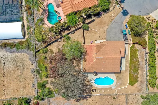 Fallbrook, CA 92028,402 Ali WAY