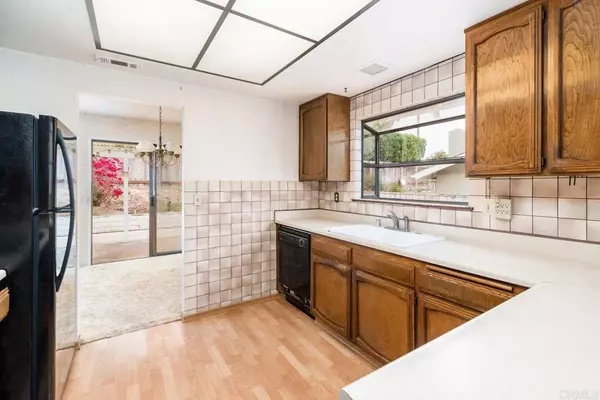 Carlsbad, CA 92008,1677 James DR