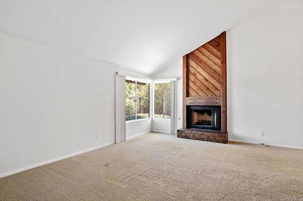 Carlsbad, CA 92010,2725 Lyons CT
