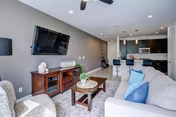 Carlsbad, CA 92010,3113 Simba WAY