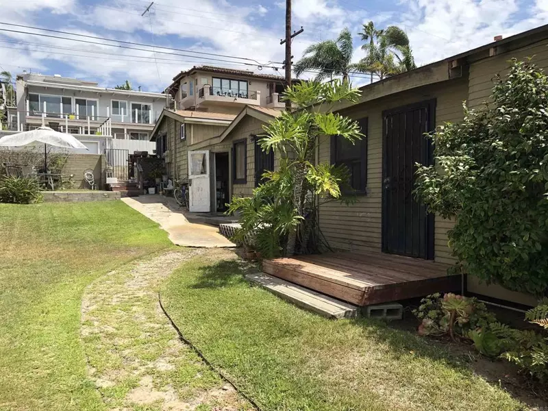 2121 Montgomery Avenue, Cardiff By The Sea, CA 92007