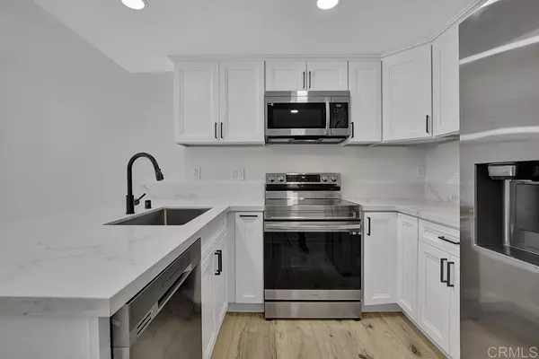 6510 College Grove DR #12, San Diego, CA 92115