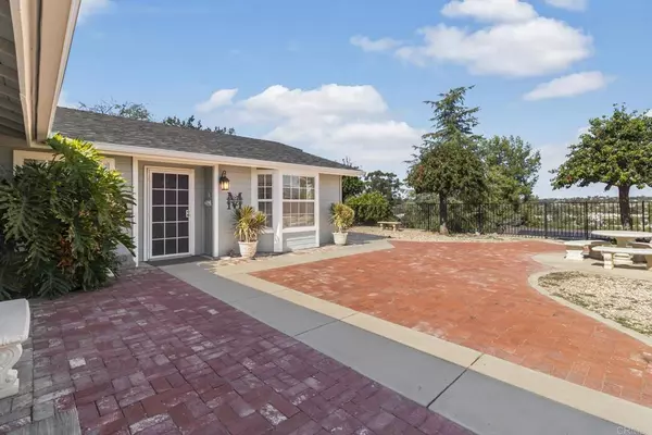 Ramona, CA 92065,725 6th ST
